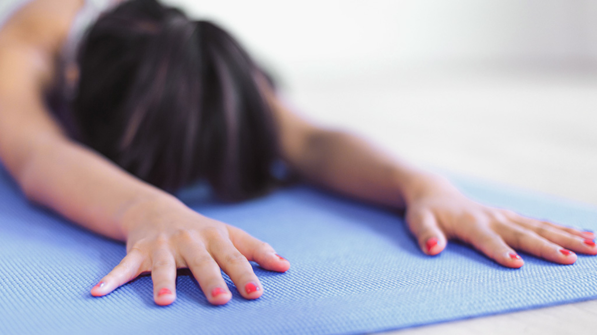 Bild: burst.shopify.com - photos - restorative yoga